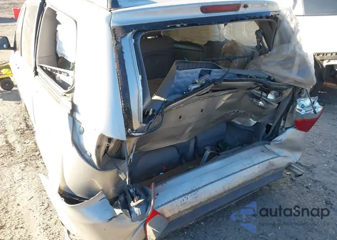 2010 Toyota Sienna Le из США, поврежденный, VIN 5TDKK4CC7AS304103